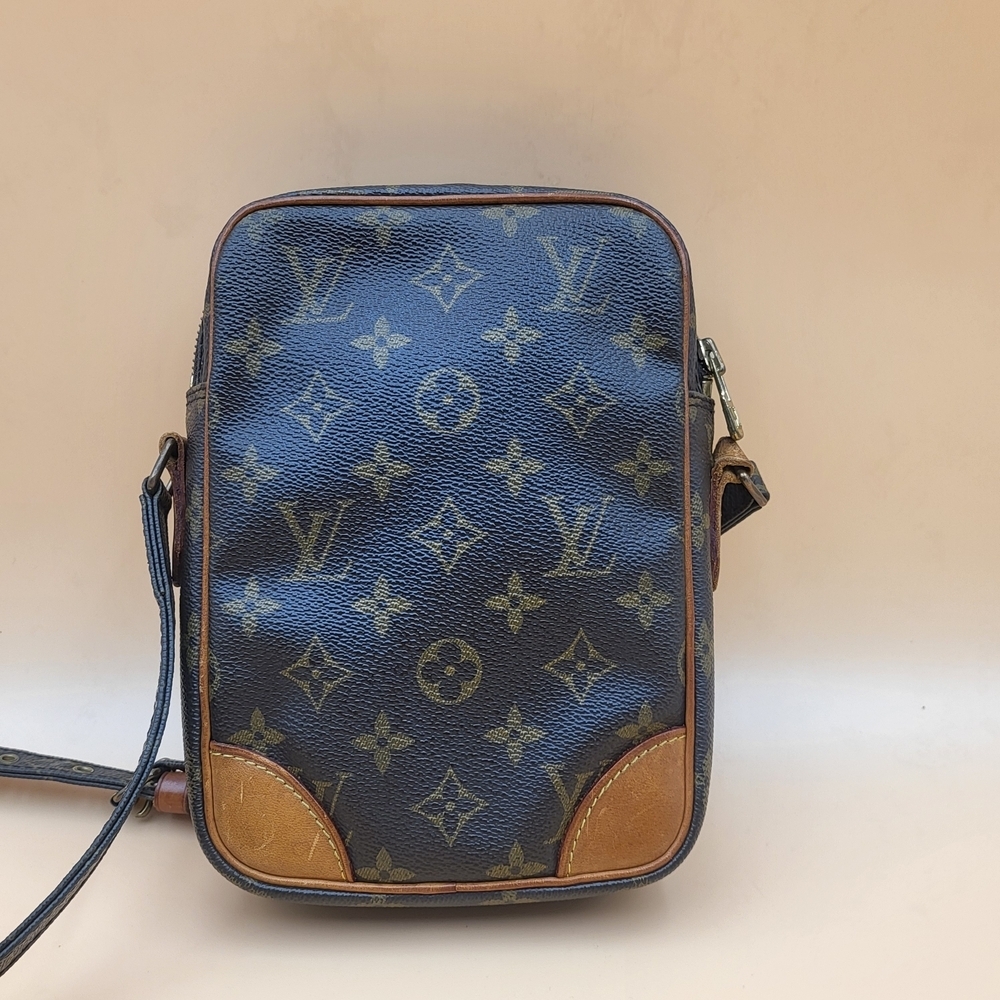 Louis Vuitton Danube Monogram Shoulder Crossbody Bag..authentic. !! - Picture 2 of 16